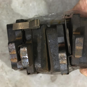 Колодки тормозные Toyota Funcargo NCP20/NCP21/NCP25/NCP30/NCP31/NCP34/NCP35/NCP58/NCP59/NZE120/NZE121 Остаток-70-80%. F