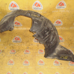 Подкрылок Mazda Premacy CREW перед, лев (2 части) Дефект C235