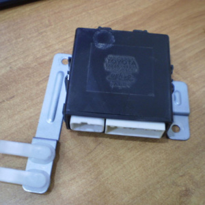 Блок  управления Toyota Harrier MCU15 89224-48020