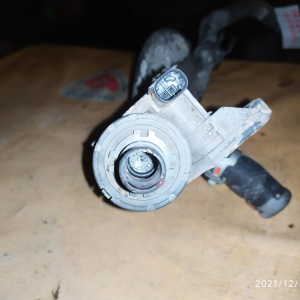 Патрубок радиатора печки Toyota 16260-25010 / 16260-F0010 Camry AXVA70 A25A-FKS с тройника гбц на радиатор печки с тройником и эл. краном