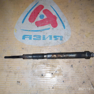 Свеча накала Mazda WE01-18-601 BT-50 UN8F1 WL-AT Common Rail