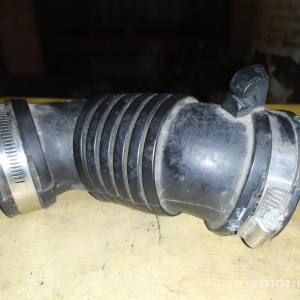 Гофра впускного коллектора Subaru EJ20G Forester SF5 46023-FC000