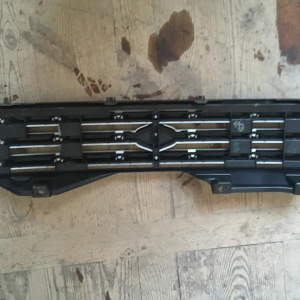 Решетка радиатора Suzuki Jimny JB23W 72111-81AA