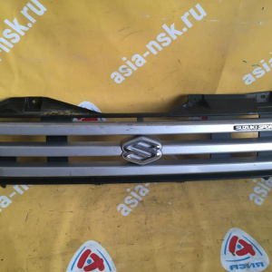 Решетка радиатора Suzuki Jimny JB23W 72111-81AA
