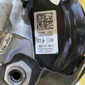 Главный тормозной цилиндр Volkswagen Tiguan 5N1/5N2 Правый руль, с датчиком + вакуумный усилитель 5N2614105C 3C2614019E