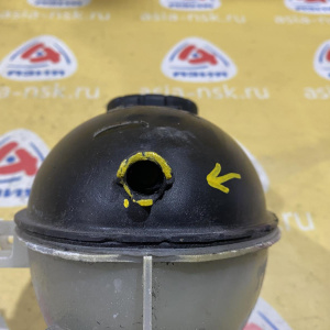 Бачок расширительный Mercedes C-Class W204/W212 (дефект крепления) A2045000549