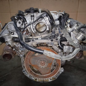 Двигатель Volkswagen Touareg AXQ-042848 EA824 4.2 V8 (дефект поддона и впуск. колектора) 7LA '2005