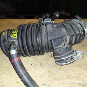 Гофра впускного коллектора Nissan QG15 Sunny B15 '10.1998-05.2002 4WD a/t резиновая D / 165784M510
