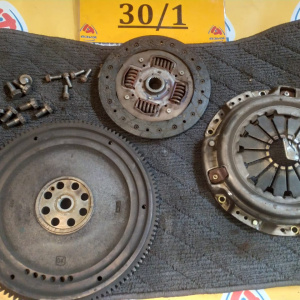 Маховик Honda F18B/F20B Accord/Torneo CF3/CF4 2WD m/t + корзина ( диаметр диска 212 мм. ) 22100-PT7-013 + 22300-PT7-023