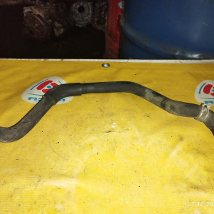Патрубок радиатора печки Nissan AD/Sunny Y11/B15 QG18 в ВЕРХ тройника гбц