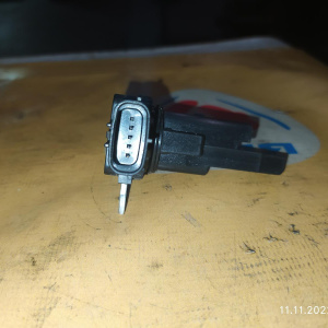 Расходомер Toyota 2ZR-FAE/1NR Wish ZGE20/NSP130 22204-0V020