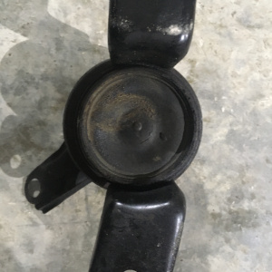 Подушка двигателя Toyota 1ZZ Vista Ardeo ZZT240/ZZT241/ZZV50/ZCT10/ZCT15 перед, прав AV-63071 / 12362-22010