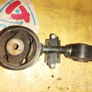 Подушка двигателя Toyota 2AZ-FE Camry ACV40 ДЕФЕКТ R в 12309-OH060 / 12309-28160/-28161