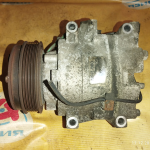 Компрессор кондиционера Honda L13A/L15A Fit GD1 NSR-080  между трубками расстояние 50 мм. 38810-PWA-J12