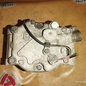 Компрессор кондиционера Honda L13A/L15A Fit GD1 NSR-080  между трубками расстояние 50 мм. 38810-PWA-J12