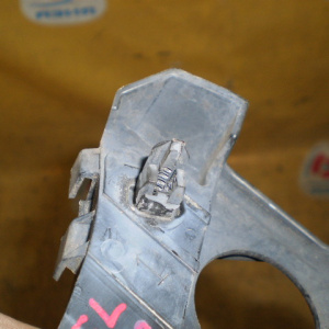Крепление бампера Toyota Voltz ZZE136 Дефект крепления перед, лев 52116-01040