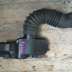 Воздухозаборник Suzuki SX4 YB41S J20A 13765-80J