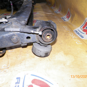 Балка Toyota ACM21 Ipsum ABS DISK   в сборе + Троса ручника R