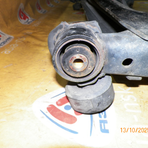 Балка Toyota ACM21 Ipsum ABS DISK   в сборе + Троса ручника R