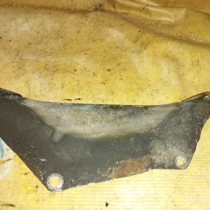 Кожух маховика Mitsubishi MD076175 RVR/Chariot N23W/N43W 4G63/4D68/4G93/4G37 2WD a/t низ ( KM175 = F4A222UPD4 = F4A212MPD1 без крепления подушки ) 1=2