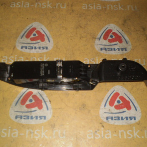 Пульт стеклоподъемника MITSUBISHI Airtrek CU4W перед, прав MR502232