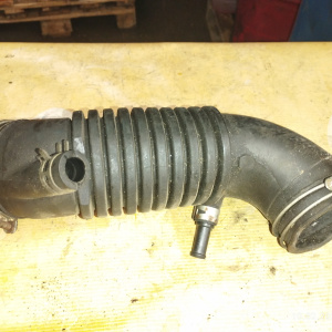 Гофра впускного коллектора Toyota 2TZ-FE Estima Lucida TCR10/TCR20 резиновая 17881-76060