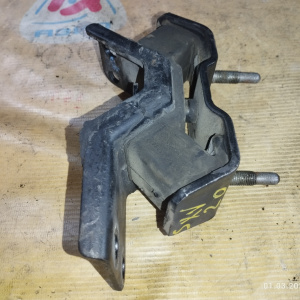 Подушка двигателя Toyota 5S Camry Gracia SXV20/SXV10 передний привод a/t низ. L 12372-03080/-03060