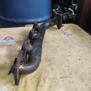 Коллектор выпускной TOYOTA 2UZ-FE Land Cruiser UZJ100 ДЕФЕКТ с трещиной R 17104-50120