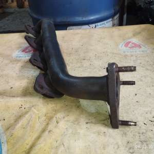 Коллектор выпускной TOYOTA 2UZ-FE Land Cruiser UZJ100 ДЕФЕКТ с трещиной R 17104-50120