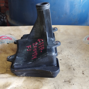 Бачок резонатора Mazda FS2V1319X Capella GWEW/CP8W FS на впускной коллектор