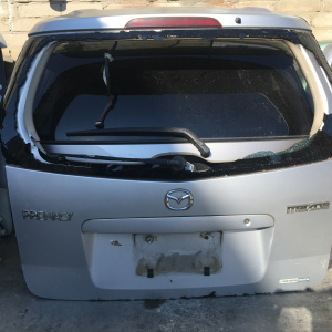Дверь задняя Mazda Premacy CP8W без стекла