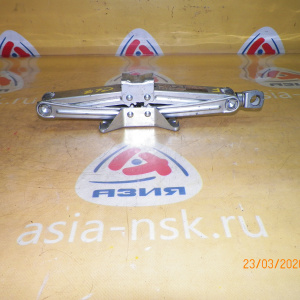 Домкрат Honda CL7/CL8/CL9/CM1/CM2/CM3/GJ1/EU1/EU3/EU4/FD1/FD2/ES1/ES3/GD1/GD4/GD6/GE6/GE9/GB1/GB3/GK1/UC1 89310-S5A-013 850 кг. (F).