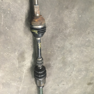 Привод Nissan J10 Dualis/Qashqai MR20DE перед, прав 2WD дефект пыльника