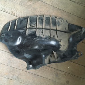 Защита горловины бензобака Toyota Carina ED/Corona Exiv ST202 зад, лев 77277-20240