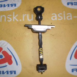 Ограничитель двери Toyota Camry ASV50 перед, прав