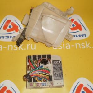 Блок предохранителей Nissan Cube/March Z11/K12 (в сборе) 284B7-CT02A