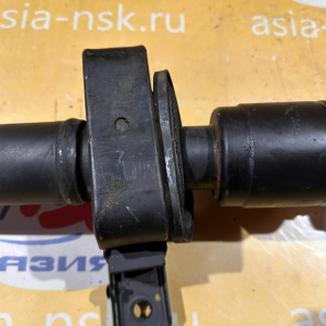 Кардан Nissan JNU30/VNU30 Presage/Bassara KA24/YD25 4WD a/t ДЕФЕКТ ПОДВЕСНОГО-БЕЗ ОДНОЙ ЧАСТИ 37000-AD300