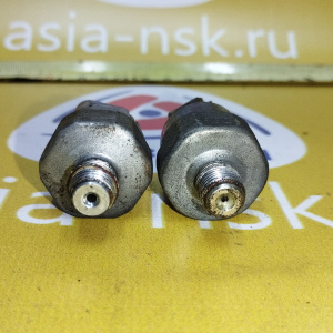 Датчик давления масла Toyota ( P02 ) 83530-28020 / 83530-60020 Corolla NZE121 1NZ/1SZ/1MZ/3S/5E/4A/7A/EJ253 разъём пластиковый СТОИМОСТЬ ЗА 1 ШТ.