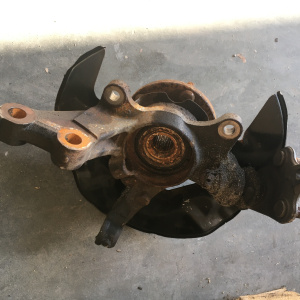 Ступица Toyota ZZE138 Voltz перед, лев 4WD ABS голая 43212-12390