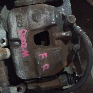 Суппорт Toyota S412M/S402M Lite Ace перед, прав