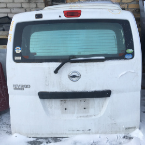 Дверь задняя Nissan NV200 VM20 дефект