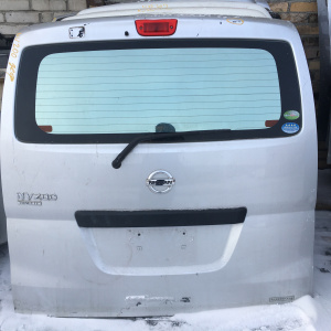 Дверь задняя Nissan NV200 VM20 дефект