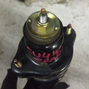 Стойка Mitsubishi CU4W Airtrek '2002-2005 R Рестайлинг выше.