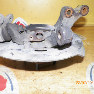 Ступица TOYOTA SXN10/ACN10/ACM10/CXM10/SXM10 Nadia/Gaia/Ipsum перед, прав 2WD ABS.Голая без диска и суппорта. 43211-44011