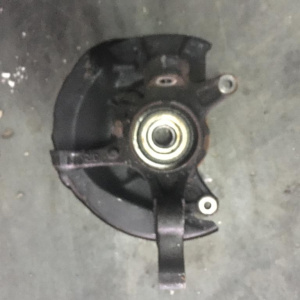 Ступица TOYOTA SXN10/ACN10/ACM10/CXM10/SXM10 Nadia/Gaia/Ipsum перед, прав 2WD ABS.Голая без диска и суппорта. 43211-44011