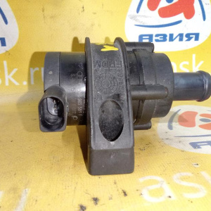 Помпа водяная дополнительная Volkswagen CAXA Golf 6 5K1 1.4 TSI 1K0965561F