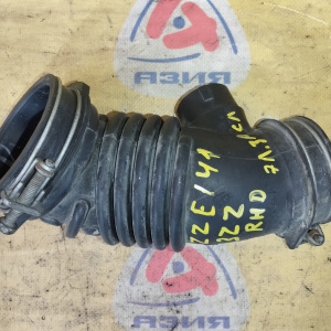 Гофра впускного коллектора Toyota 3ZZ Corolla ZZE141 резиновая 17881-0D260