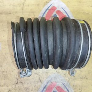 Гофра впускного коллектора Toyota 1MZ Alphard MNH10/MNH15 ( на эл. заслонку ) 17881-20150