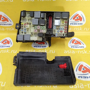 Блок предохранителей Ford Focus 3 CB8 MGDA 2.0L под капотом AV6T-14A142-AB '2013