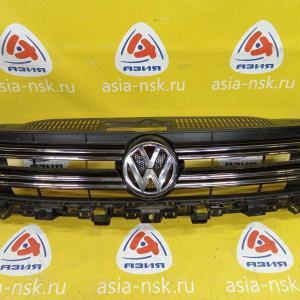 Решетка радиатора Volkswagen Tiguan 5N2 '2012 5N0853653E 5N0853651H9B9